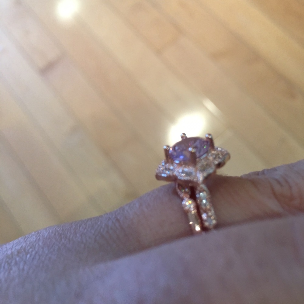 A beautiful set of rose gold rings❤️ - Picture 6 of 7